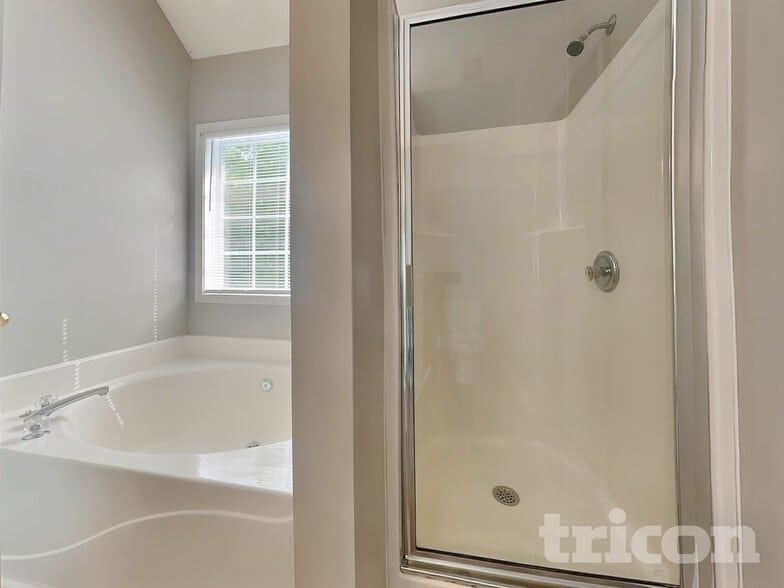 Building Photo - 5739 Newnan Cir