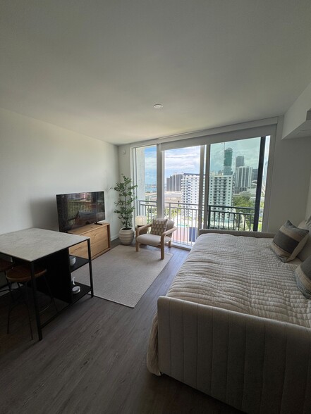 Primary Photo - 132 NE 22nd St