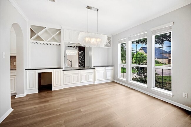 Building Photo - 13707 Elm Shores Dr