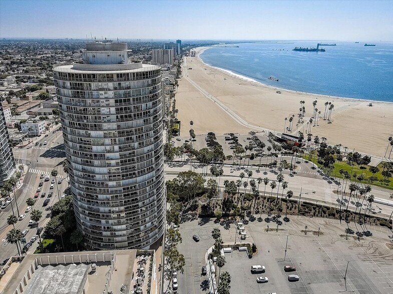 Building Photo - 700 E Ocean Blvd