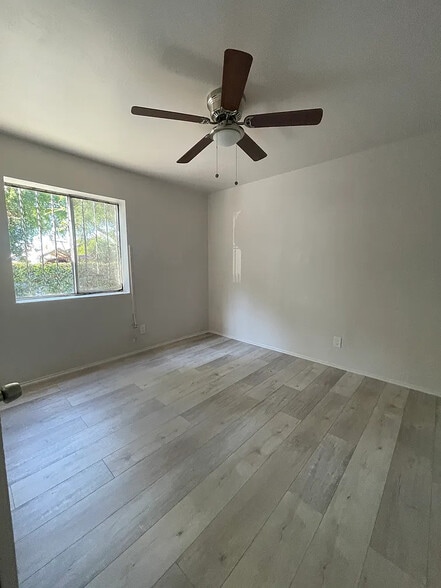 Bedroom 2 - 118 E 84th Pl