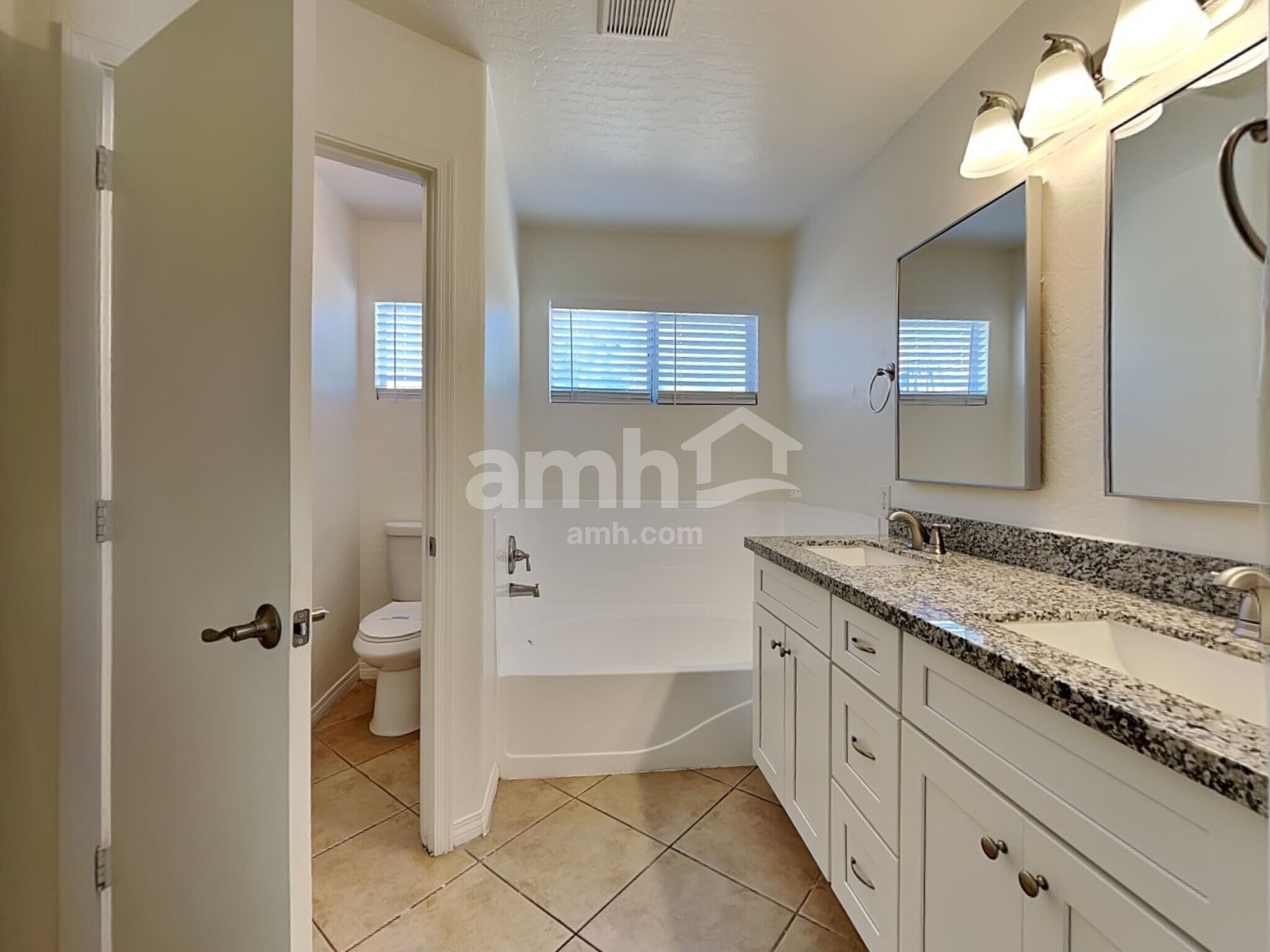 Building Photo - 1177 S Jamaica Way