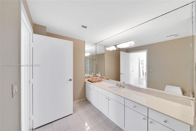 Building Photo - 9601 Collins Ave