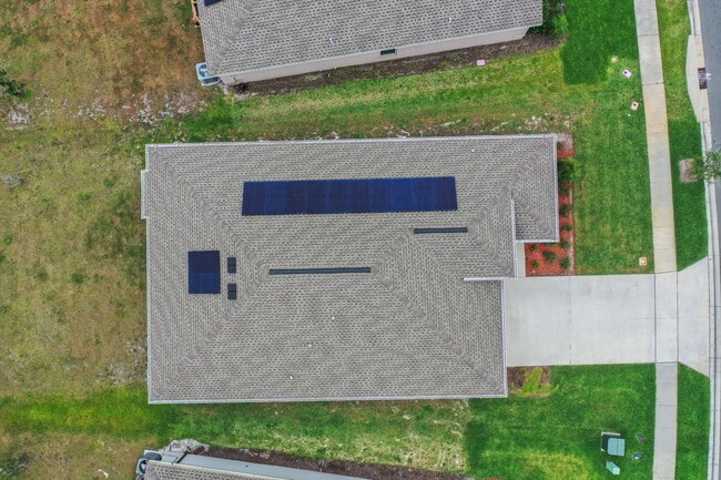 Building Photo - 5310 Preserve Blvd