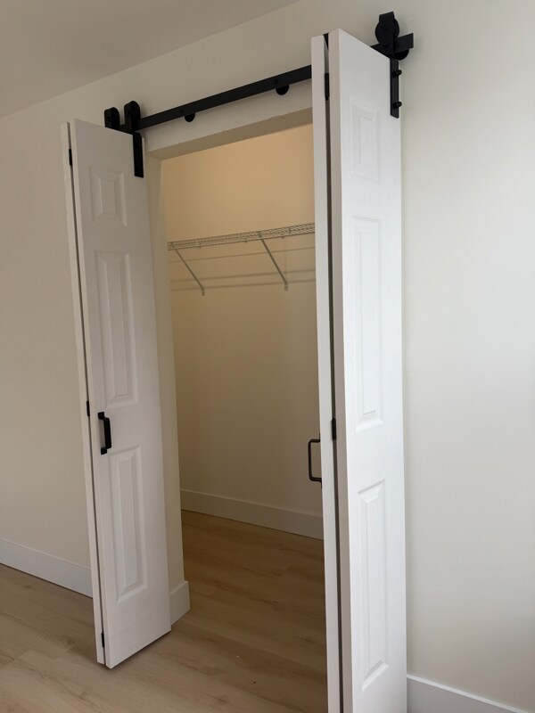 Building Photo - 204 E Plank Rd