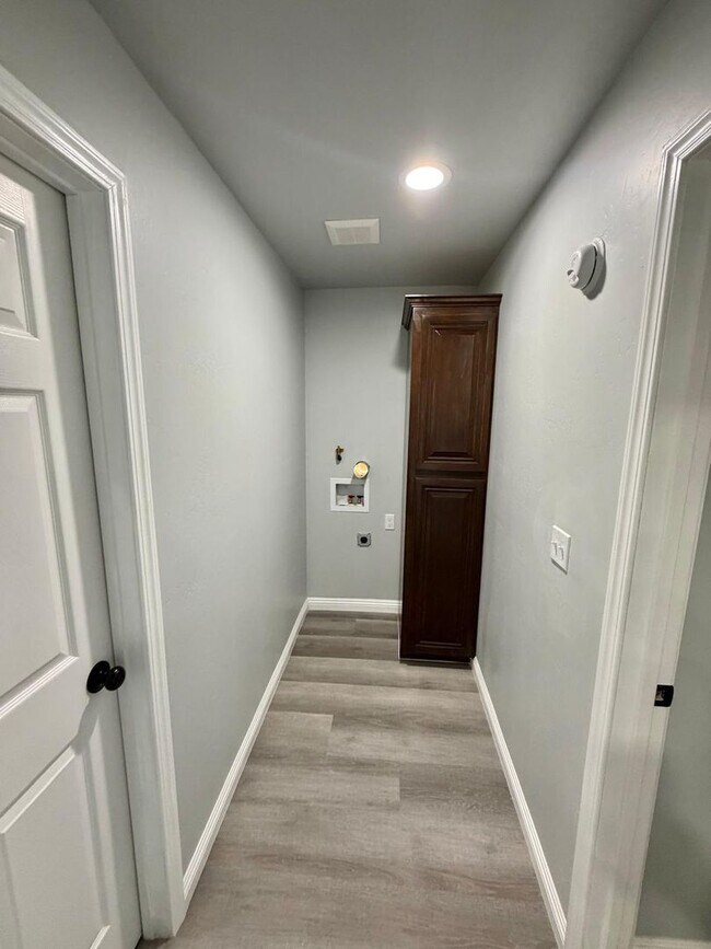 Building Photo - renovated and charming single family home in Delano - COMING SOON!