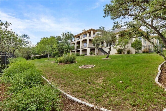 Building Photo - 8600 Bluegrass Dr