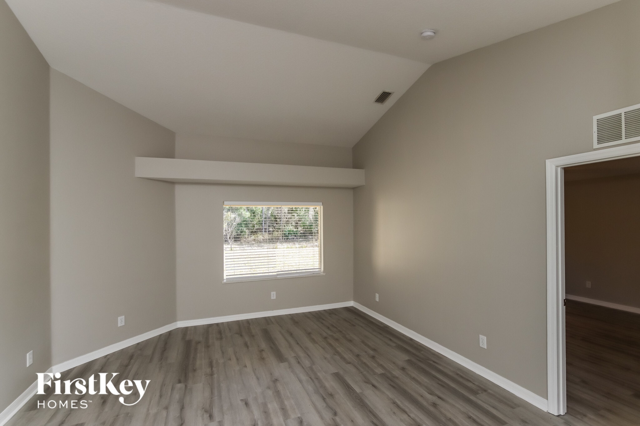 Building Photo - 606 Reading St SE