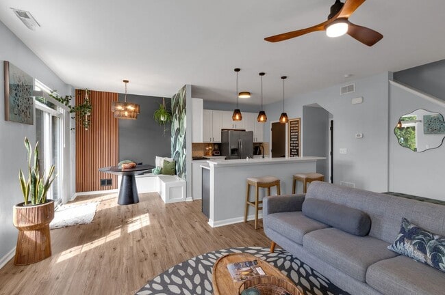 Building Photo - 1221 Courtland Cir