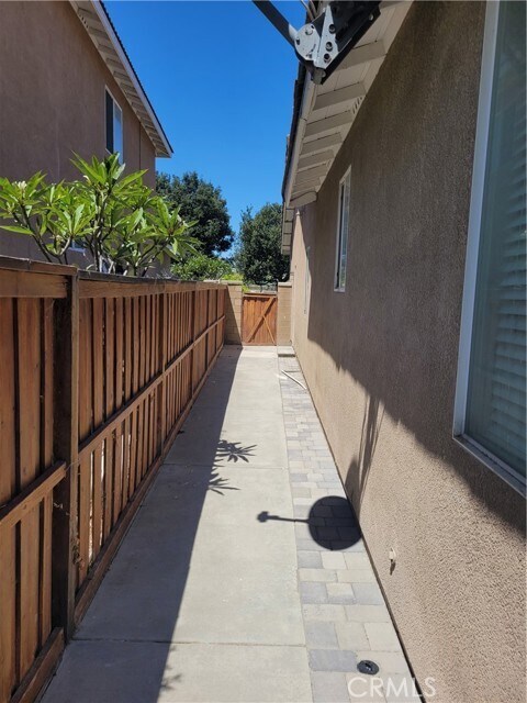 Building Photo - 7342 Corona Valley Ave