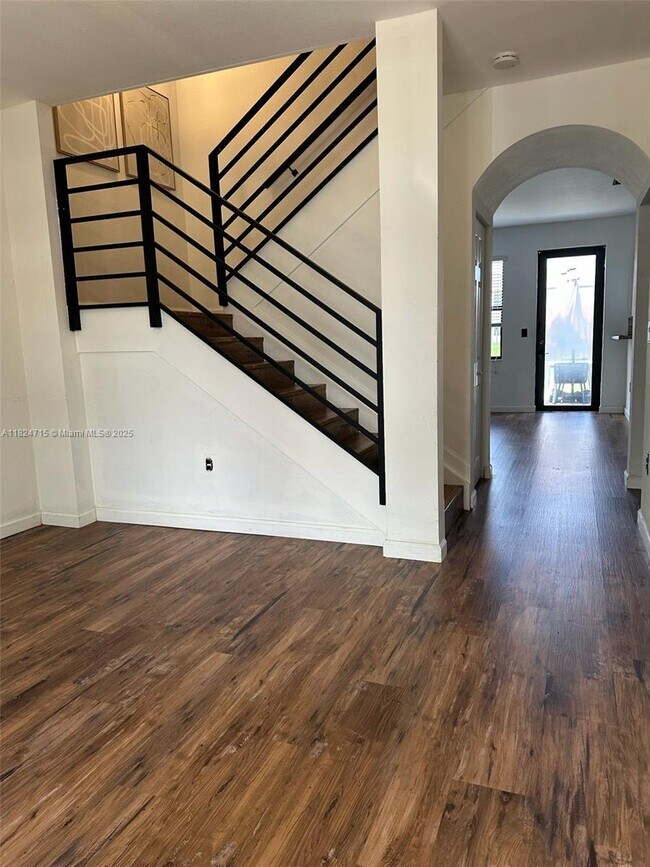 Building Photo - 23983 SW 118 Ave