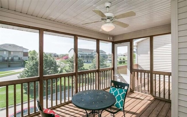 Building Photo - $1,975 | 3 Bedroom, 2.5 Bathroom Town Home | Pet Friendly* | Available for an August 1st, 2026 Mo...