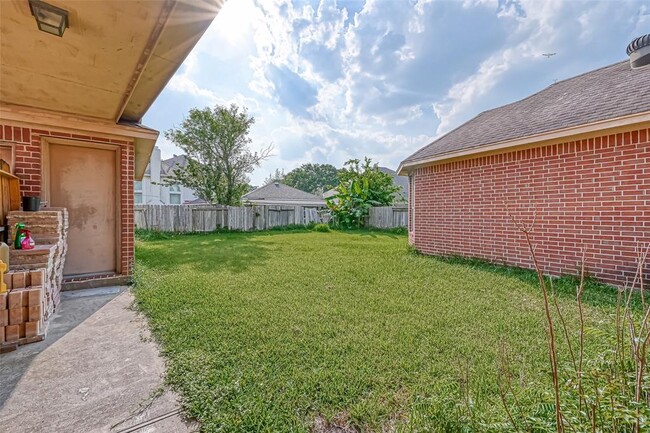 Building Photo - 6806 Rhodes Ct