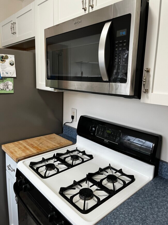 Building Photo - 1119 Van Buren Ave