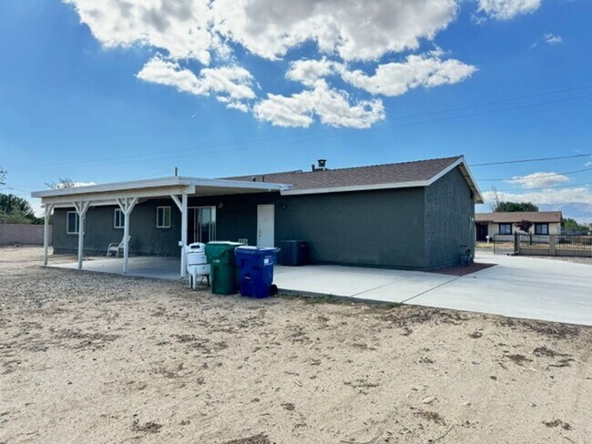 Building Photo - Nicely Remodeled 3 + 2  Ranch- Style Home