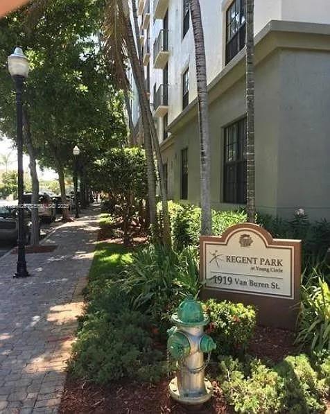 Building Photo - 1919 Van Buren St