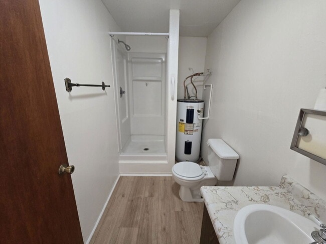 Building Photo - 130 Rose Ave