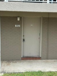Building Photo - 800 N Fiske Blvd