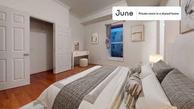 Building Photo - 1337 Girard St NW