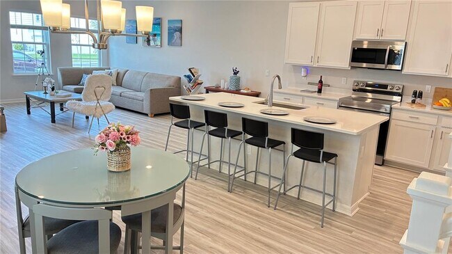 Building Photo - 317 Silverbell Trl