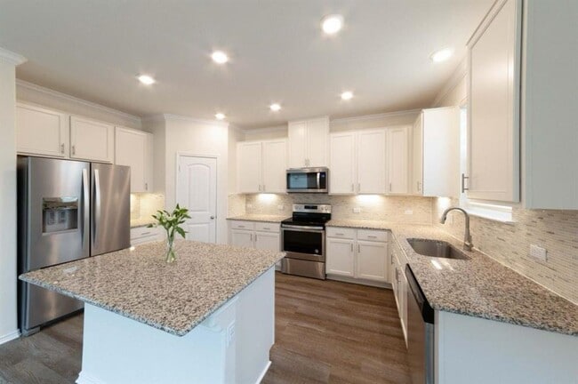 Building Photo - 803 Sandhill Branch Dr