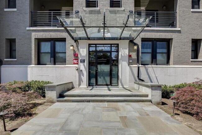 Primary Photo - 4800 Georgia Ave NW