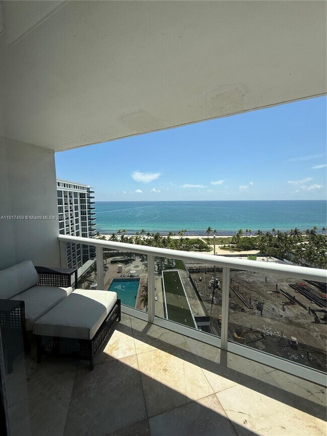 Primary Photo - 10275 Collins Ave