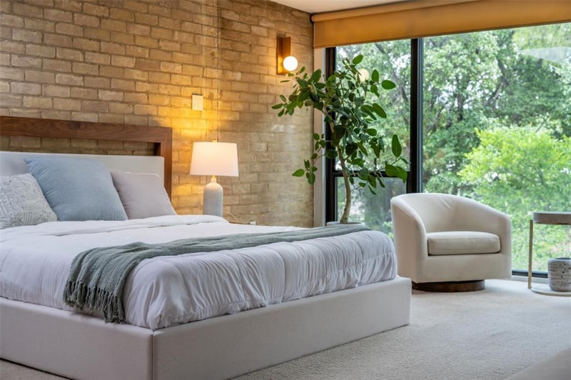 Building Photo - 4030 Buena Vista St