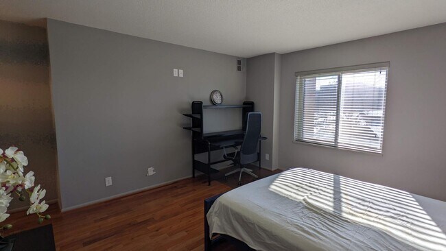 Building Photo - 8360 Greensboro Dr