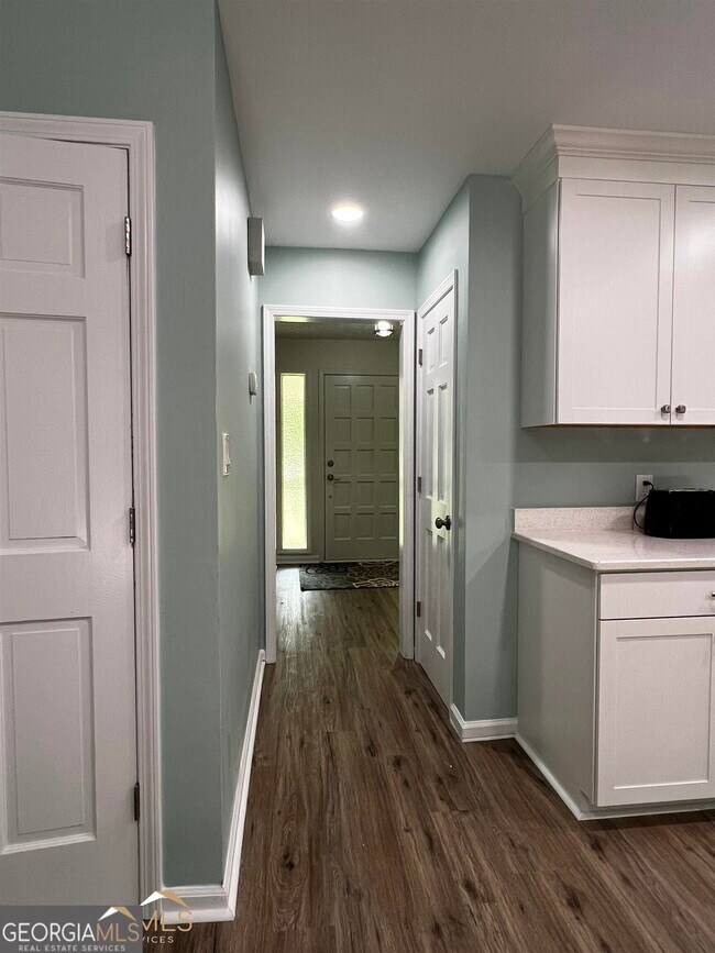 Building Photo - 208 Swanson Ridge