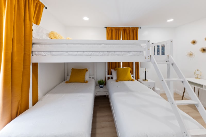 Building Photo - 2521 W California St