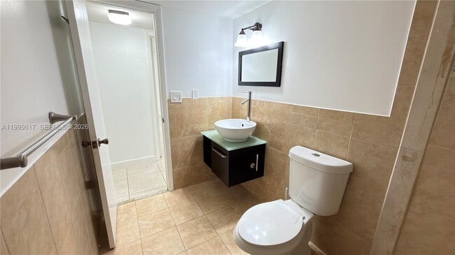 Building Photo - 403 SW 148th Ave