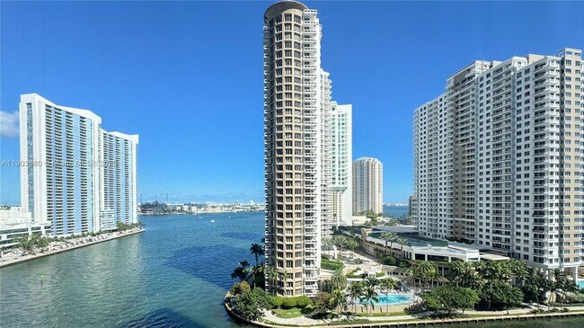 Building Photo - 465 Brickell Ave