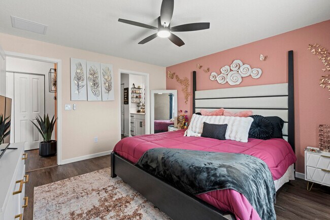 Building Photo - 701 Carlyle Wy