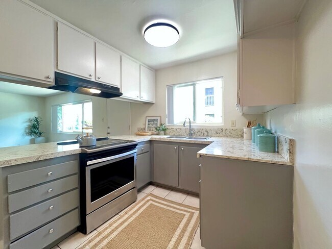 Interior Photo - Oak Street Apartments