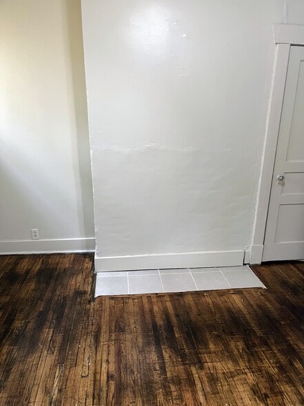 Building Photo - 509 19th Ave N