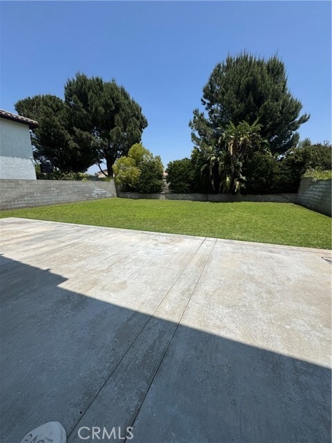 Building Photo - 6945 Regal Park Dr