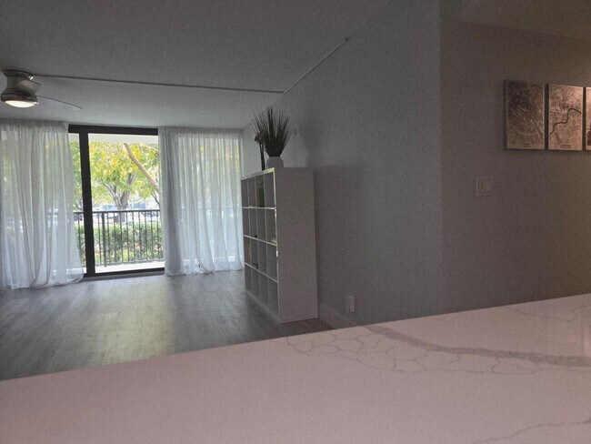 Building Photo - 1301 River Reach Dr