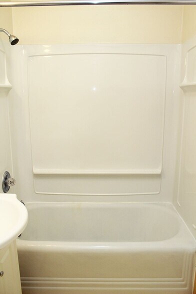 Building Photo - 2356-2366 SW Cactus Dr