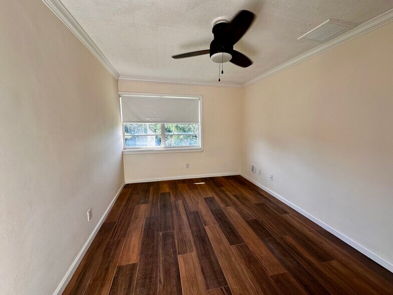 Building Photo - 1815 Robalo Dr