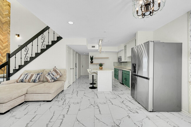 Building Photo - 9056 Green Meadows Way