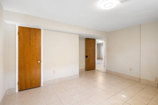 Building Photo - 405 S Kipling St
