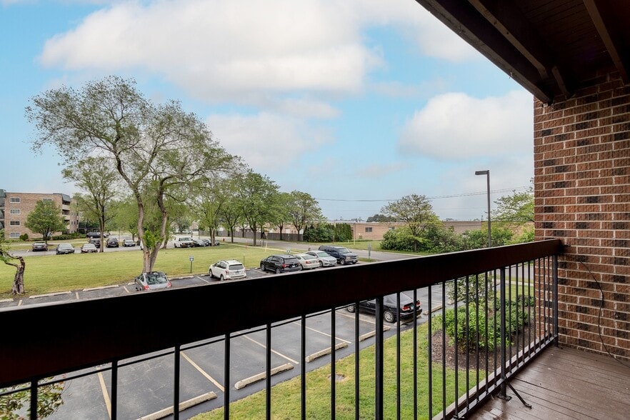 Building Photo - 900 Perrie Dr