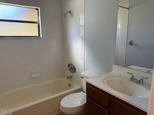 Building Photo - 3541 E Fort King St