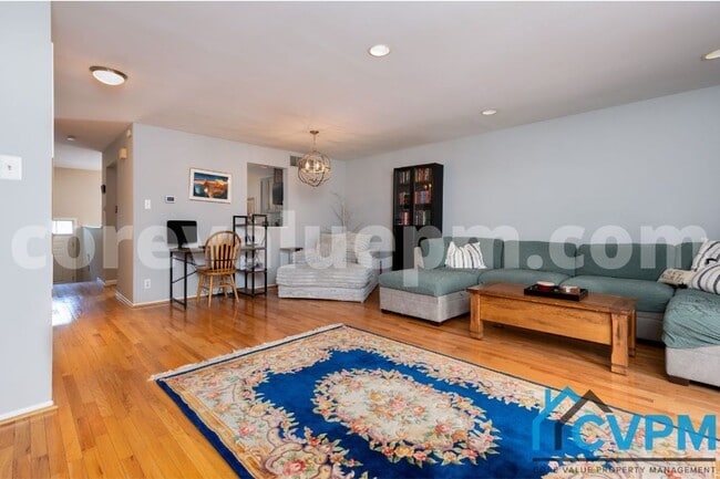 Building Photo - 11863 New Country Ln