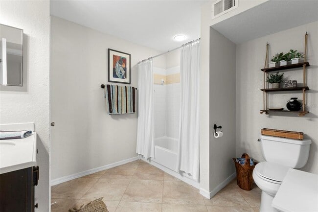 Building Photo - 2323 Feather Sound Dr