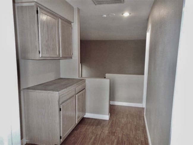 Building Photo - 2420 Silver Shadow Dr