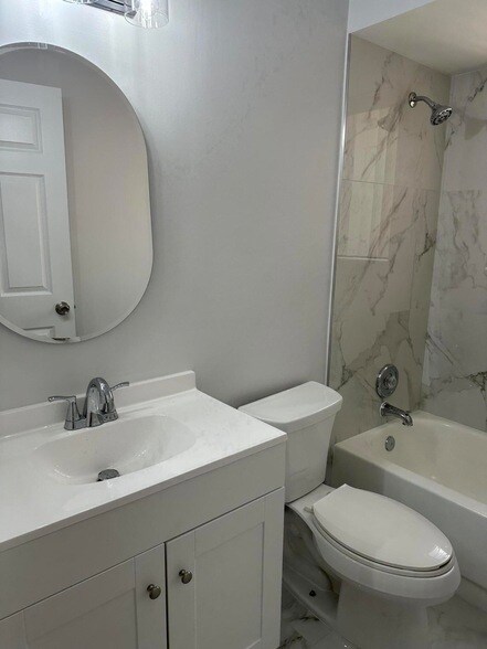 Building Photo - 21 Via de Casas Sur Via