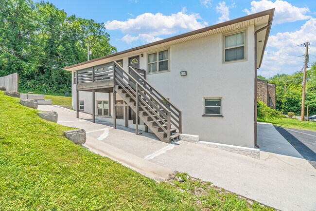 Building Photo - 2751 Jersey Ave