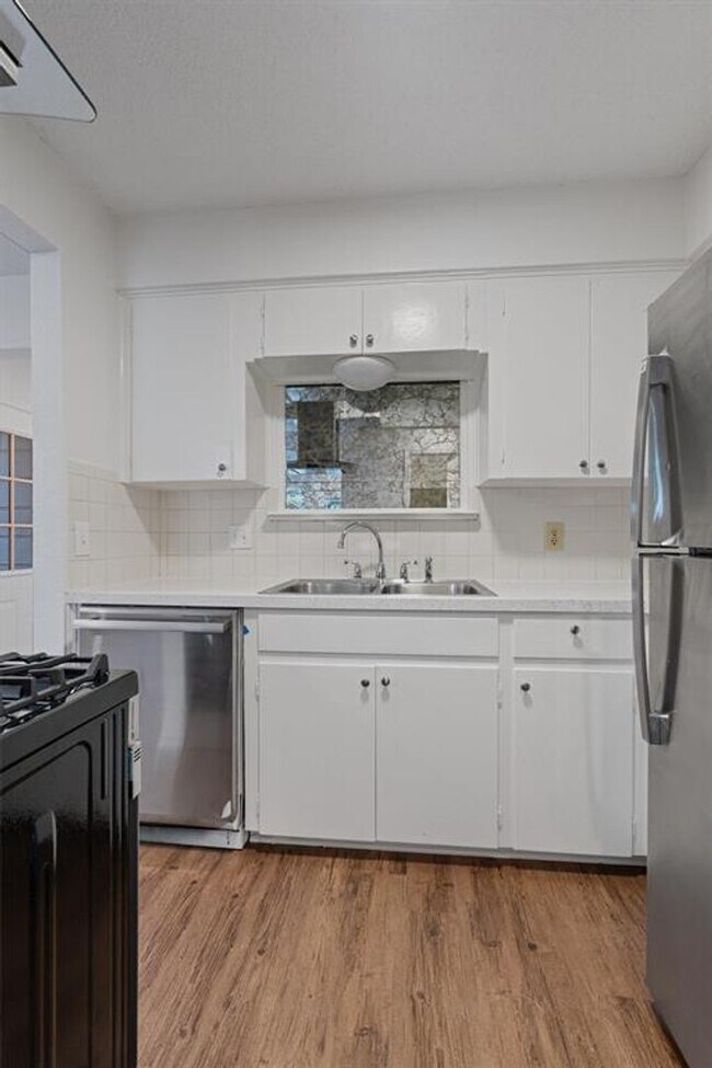 Building Photo - 2616-2618 Audubon Pl